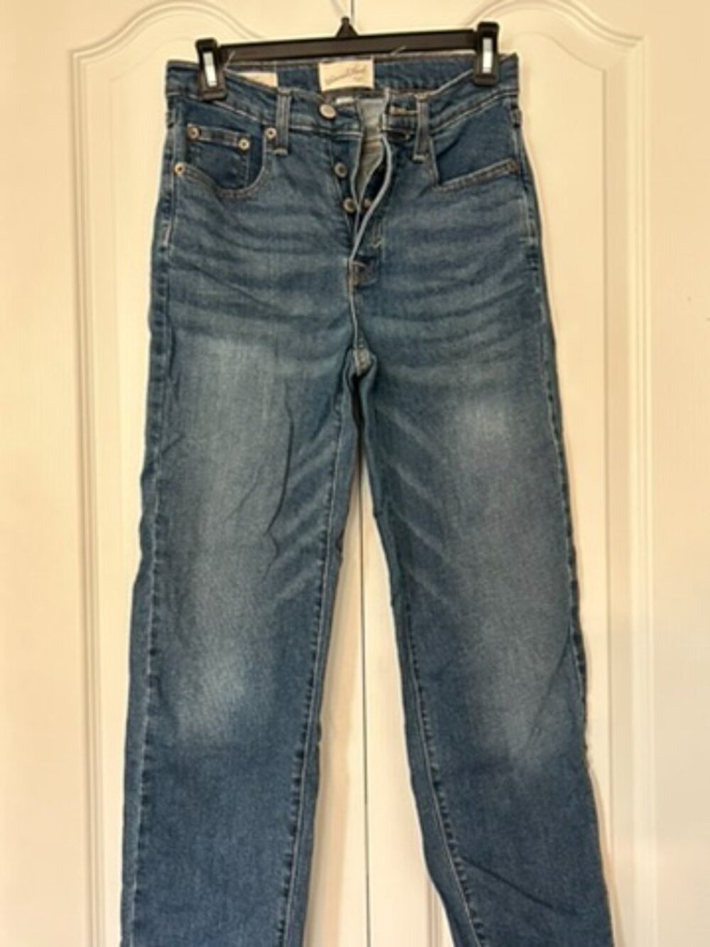 Universal Thread High-Rise Button-Fly Straight Leg Jeans Size 4